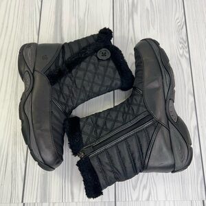Black Quilted Women's Boots
